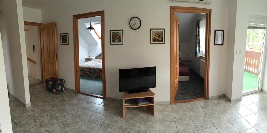 Frankie Holiday Apartment Ii. Balatongyörök Екстериор снимка