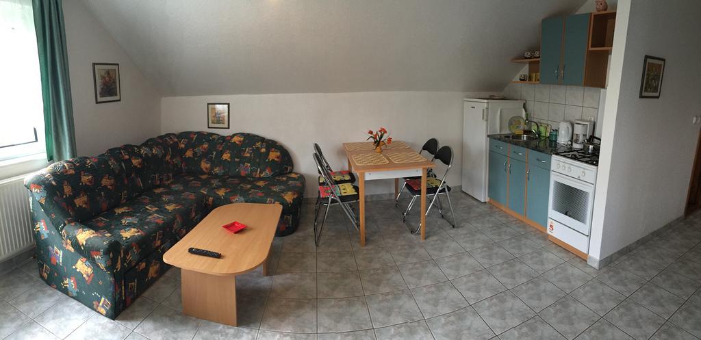 Frankie Holiday Apartment Ii. Balatongyörök Екстериор снимка